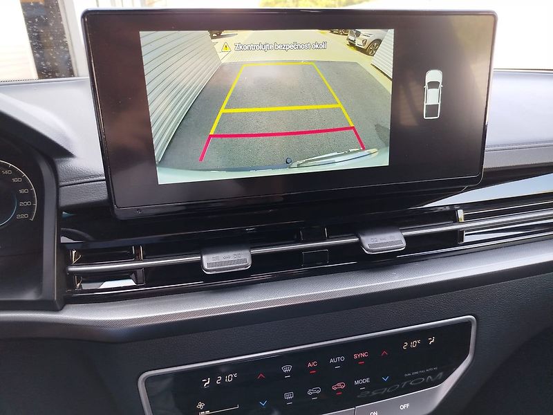 SsangYong Musso Grand Style 2,2 AWD M6 + rolet - fotka 24 z 25