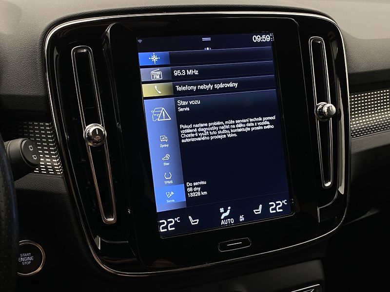 Volvo XC40 D4 AWD R-DESIGN AUT CZ - fotka 38 z 43