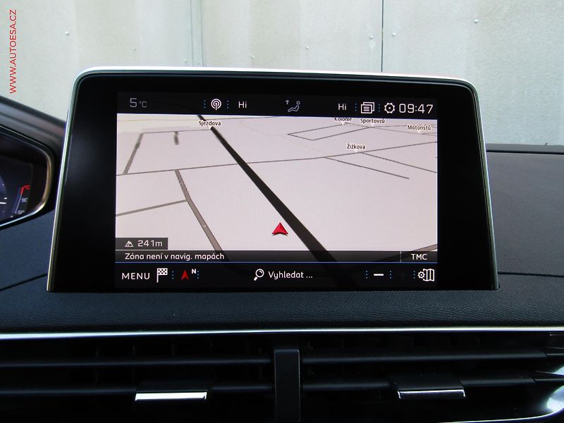 Peugeot 3008 (2019) 1.5 HDi, Allure, TZ - fotka 15 z 21