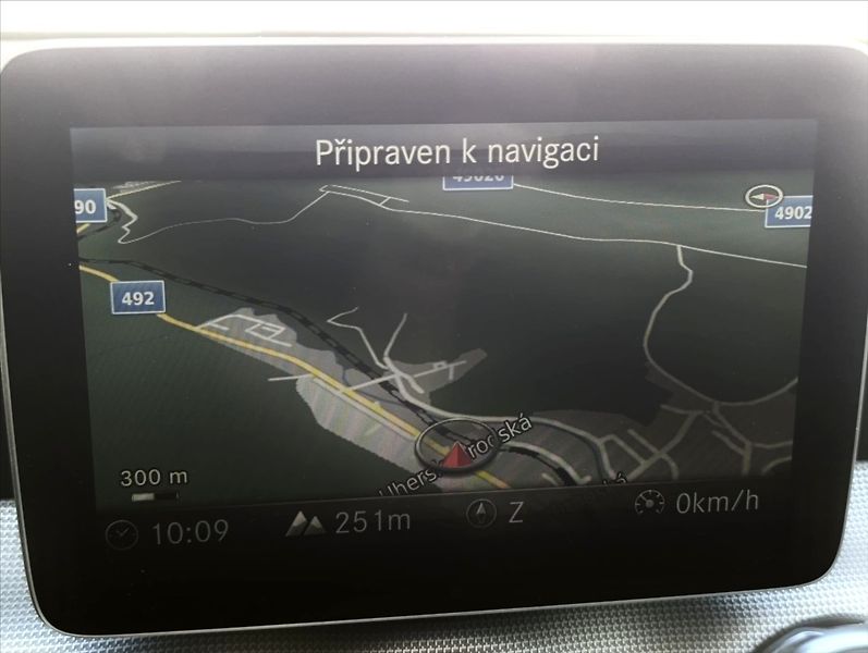 Mercedes-Benz GLA 2,2 200d Kamera Navi Kůže LED - fotka 18 z 38