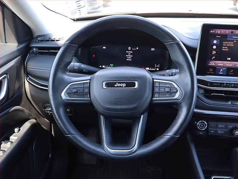 Jeep Compass (2023) 1.5 Turbo e-Hybrid - fotka 16 z 20