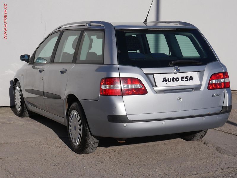 Fiat Stilo (2007) 1.6i, AC, park.čidla - fotka 4 z 15