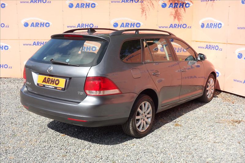 Volkswagen Golf 1,9 TDi 77KW, ČR, SERVIS. KN. - fotka 7 z 38