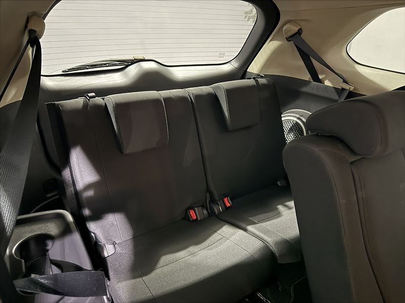 Mitsubishi Outlander 2,3   DI-D 4X4 7MÍST SPORT TZ - fotka 25 z 39