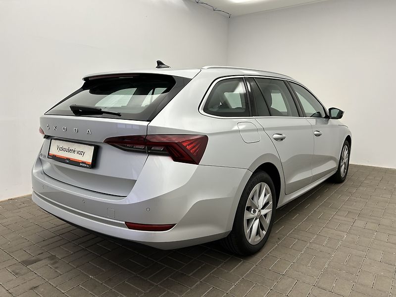 Škoda Octavia 2.0 TDI Style - fotka 2 z 27