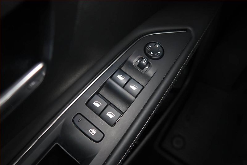 Peugeot 5008 (2018) PureTech 130, 7 míst, ČR,1.maj - fotka 15 z 19