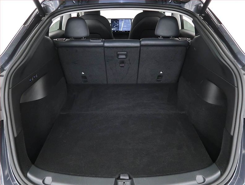 Tesla Model Y (2022) Long Range AWD 79kWh, SoH 92% - fotka 13 z 33
