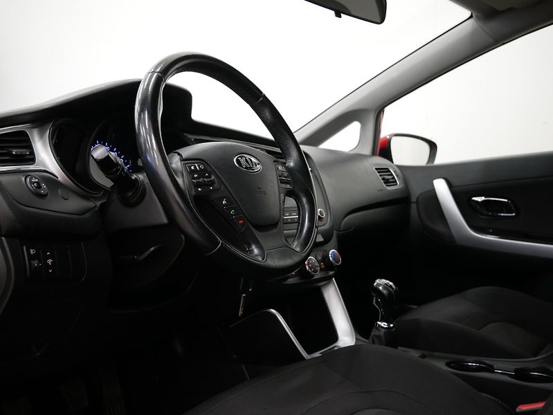 Kia Ceed - fotka 13 z 24