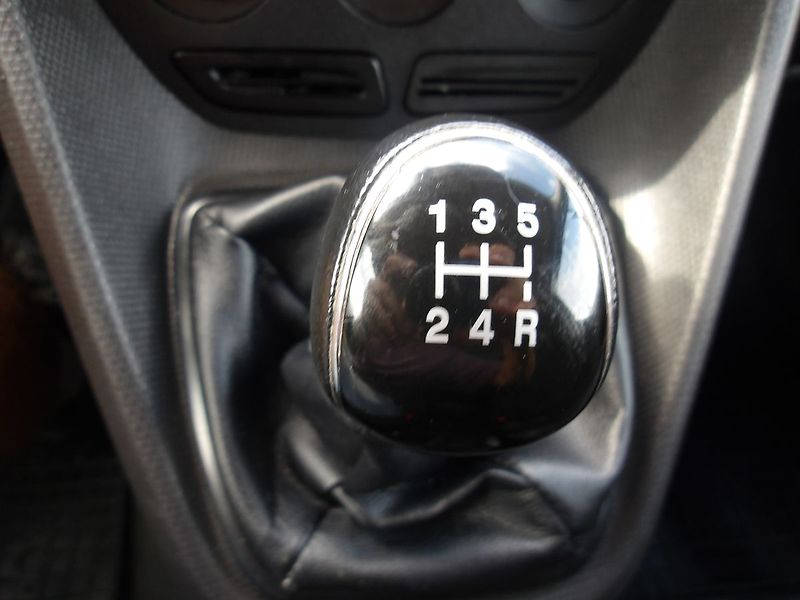 Ford Transit Connect 1,6TDCi NAJ.170000km !!! - fotka 28 z 34