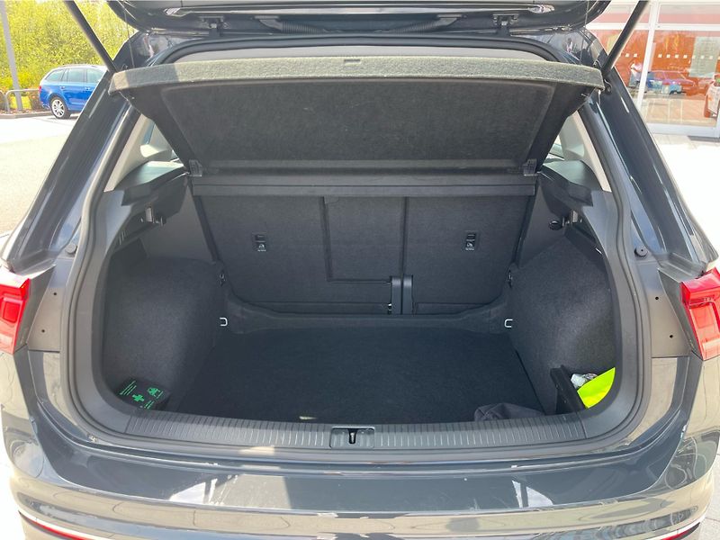 Volkswagen Tiguan Life 2.0 TDI 110 kW DSG - fotka 28 z 29