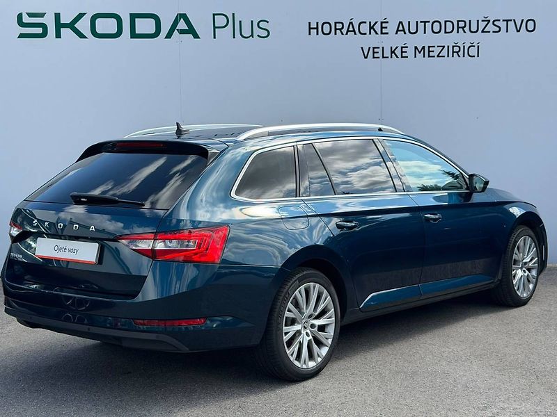 Škoda Superb combi 2,0 TDI 110 kW 7° DSG - fotka 2 z 30