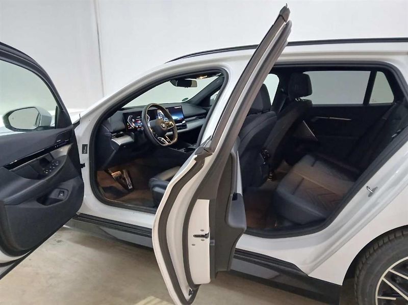 BMW Řada 5 520d Touring - fotka 7 z 11