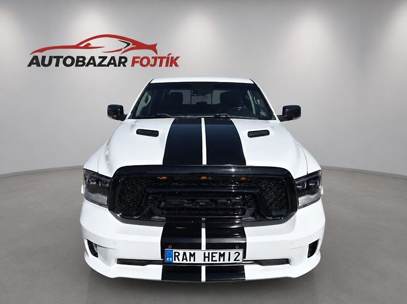 Dodge RAM 1500 (2018) 5.7 HEMI V8 Sport Crew Cab 4×4 - fotka 2 z 24