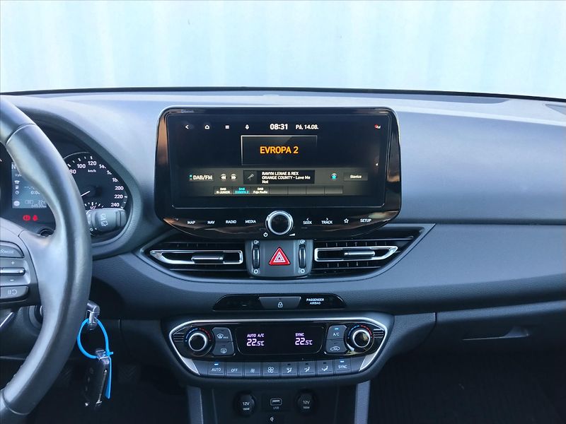 Hyundai i30 1,5   1,5 T-GDI mHEV Smart 117 - fotka 10 z 30