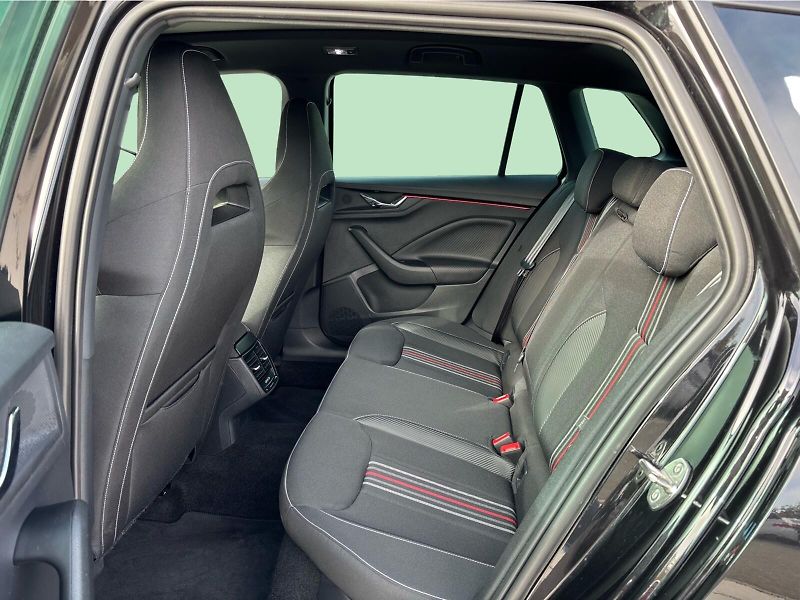 Škoda Kamiq 1,5 TSI 110 kW MONTE CARLO DSG - fotka 12 z 30