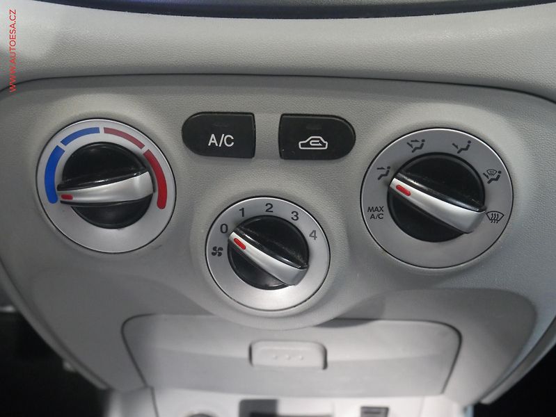 Hyundai Accent (2008) 1.4i, ČR, AC, zmk.řazení - fotka 14 z 15