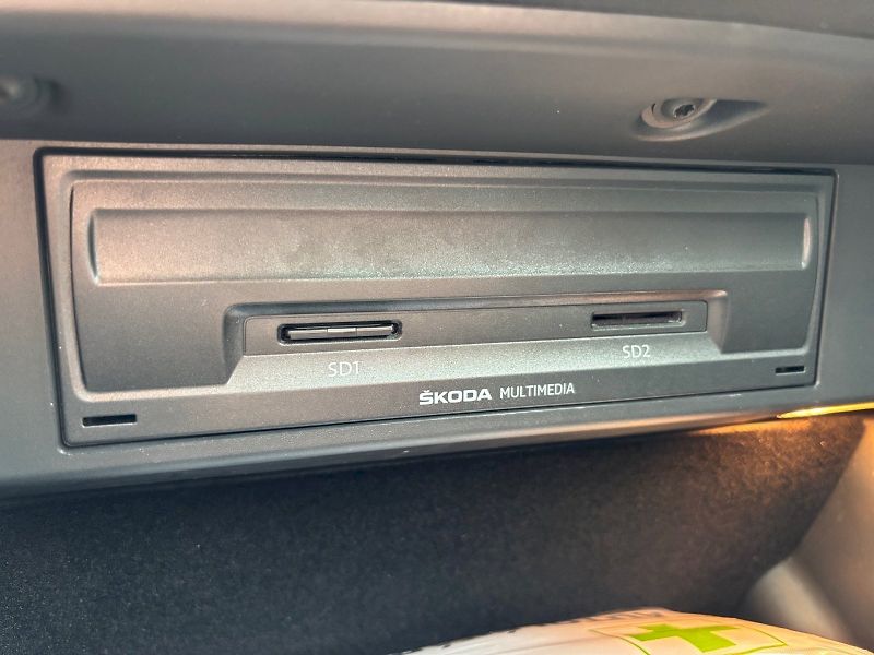 Škoda Karoq (2018) STYLE TSI 1.5/110KW 6MP - fotka 34 z 34