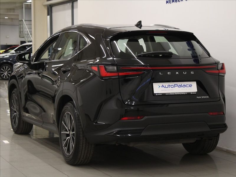 Lexus NX 350h 2,5 Hybrid Comfort TOP 29tkm. - fotka 3 z 24