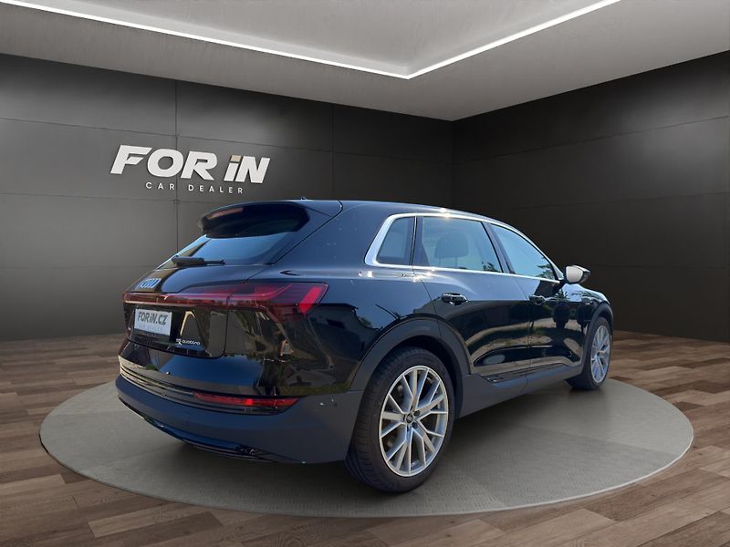 Audi e-tron (2023) 55 300KW 21 ALU PANORAMA - fotka 6 z 27