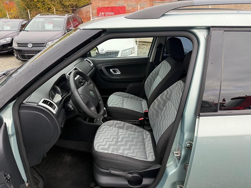 Škoda Fabia 1.6 16V AMBITION - fotka 8 z 13