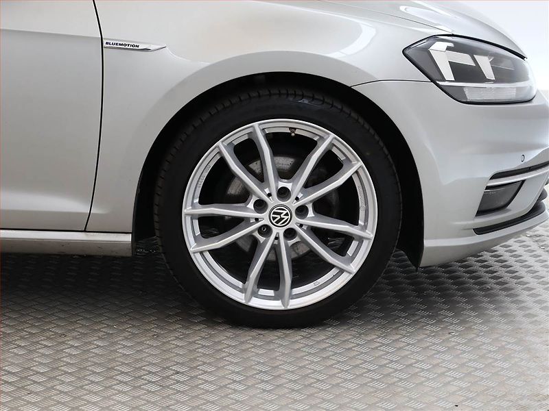 Volkswagen Golf (2019) Comfortline 1.5 TSI - fotka 12 z 13