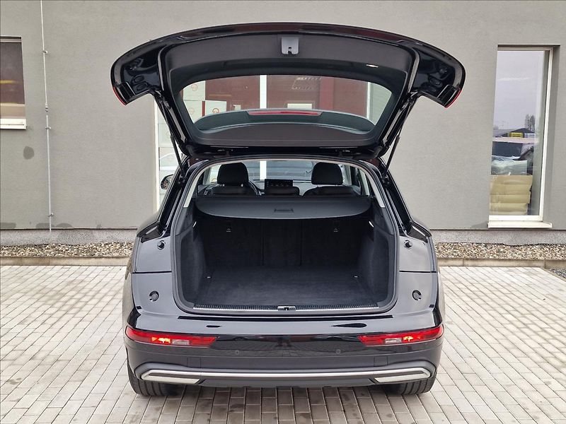 Audi Q5 40 TDI Quattro S Tronic,1.Maj - fotka 40 z 50