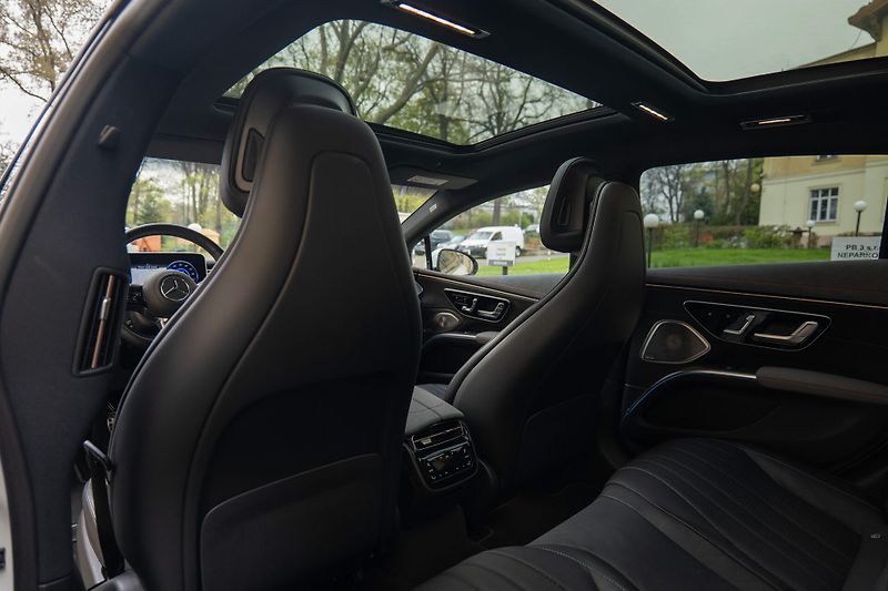 Mercedes-Benz EQS 450+ AMG Pano HuD 360 Venti - fotka 14 z 48