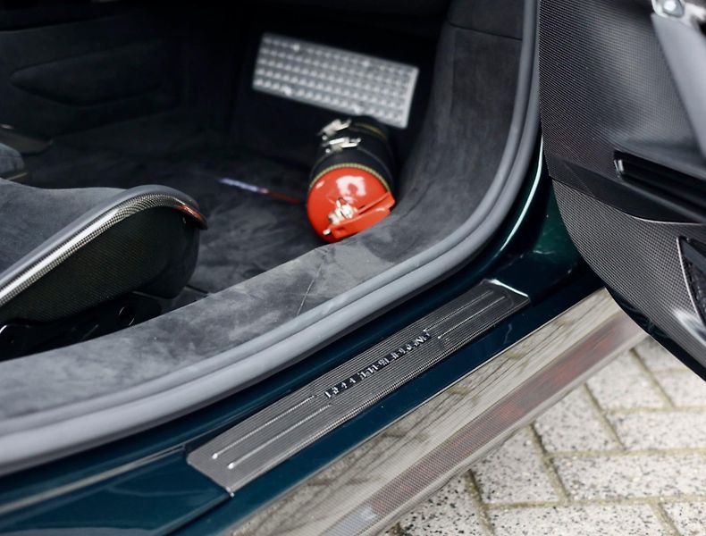 Ferrari SF90 (2021) Stradale 4.0 V8 1001PS 4x4 Ate - fotka 53 z 72