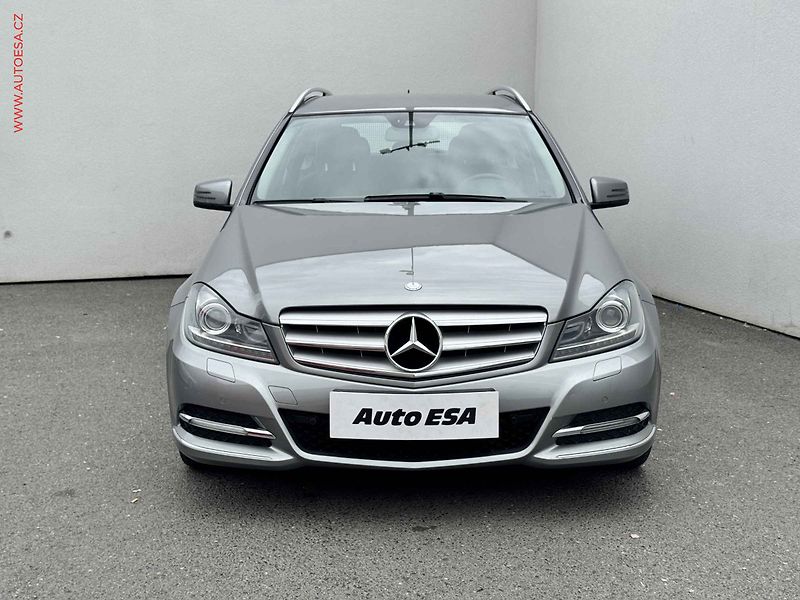 Mercedes-Benz Třídy C (2013) 1.8CGi C200, Avantgarde - fotka 2 z 16