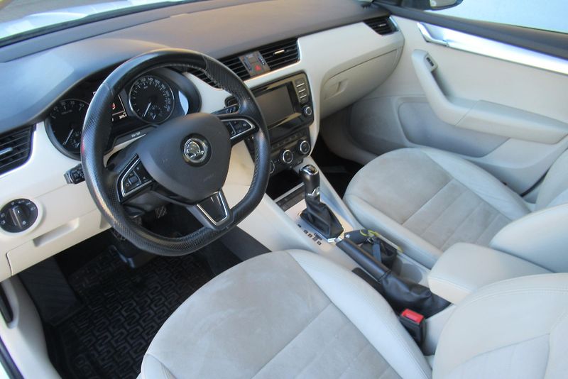 Škoda Octavia 1.6 TDi DSG AUT.KLIMA TAŽNÉ - fotka 8 z 24