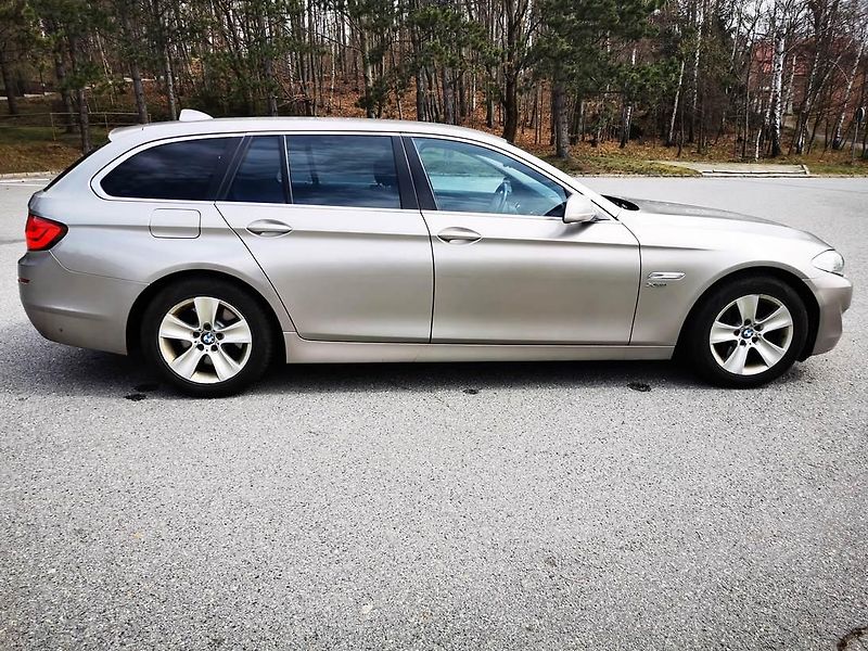 BMW Řada 5 530D XDRIVE TOURING F11 190kW - fotka 12 z 40