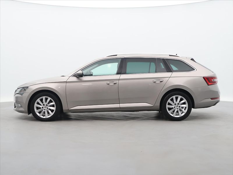 Škoda Superb 2.0 TDI 110kW Style Bi-Xenon - fotka 4 z 38