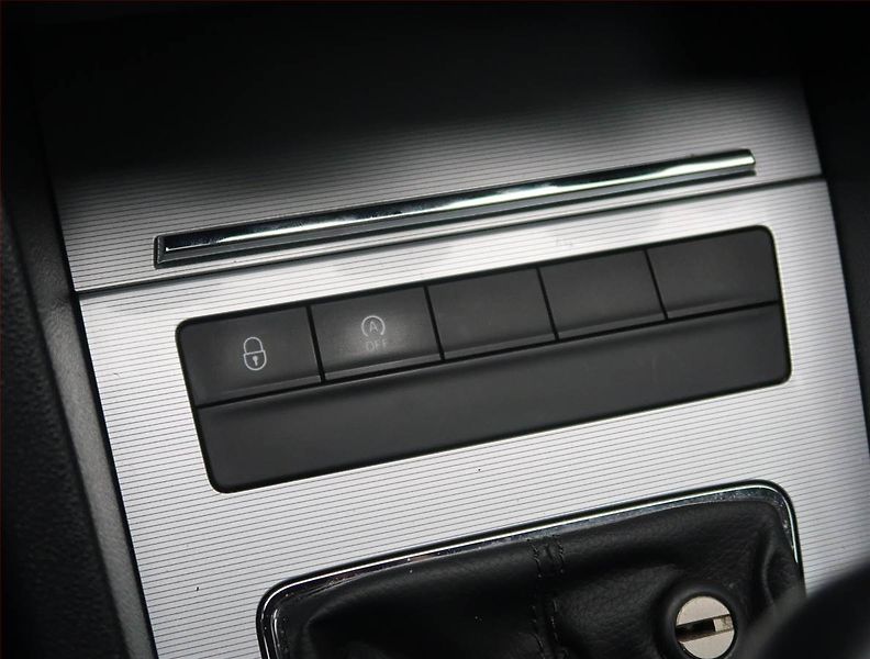 Škoda Octavia (2015) 1.6 TDI, Xenony, Tempomat - fotka 18 z 22