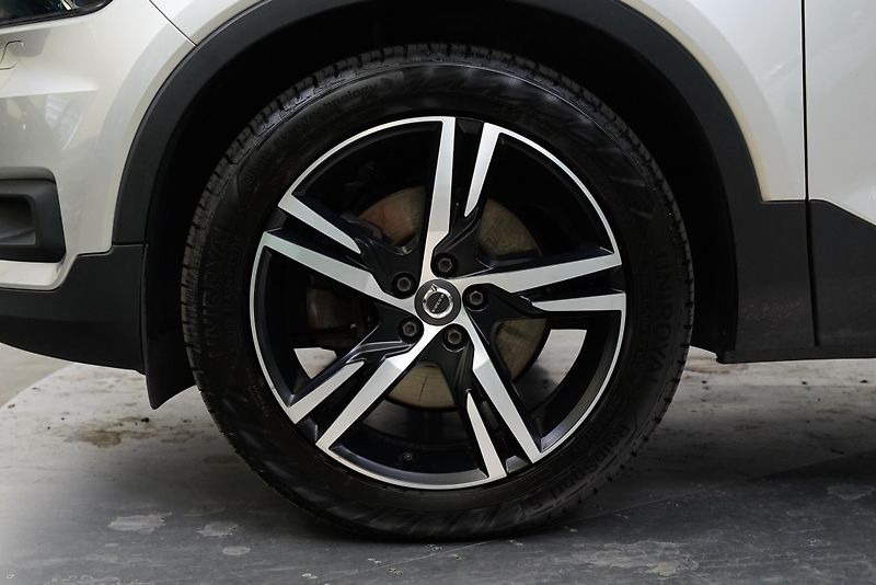 Volvo XC40 - fotka 10 z 26