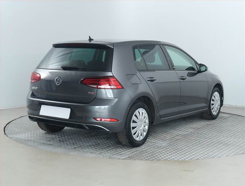 Volkswagen Golf (2017) 1.5 TSI, Navi, Tempomat - fotka 5 z 17