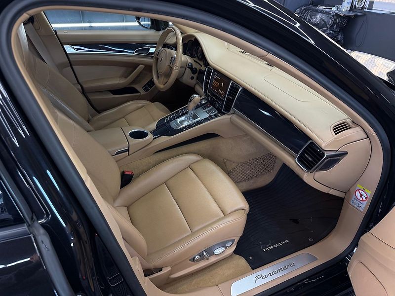 Porsche Panamera (2012) Porsche Panamera 3.0 Diesel Ti - fotka 14 z 31