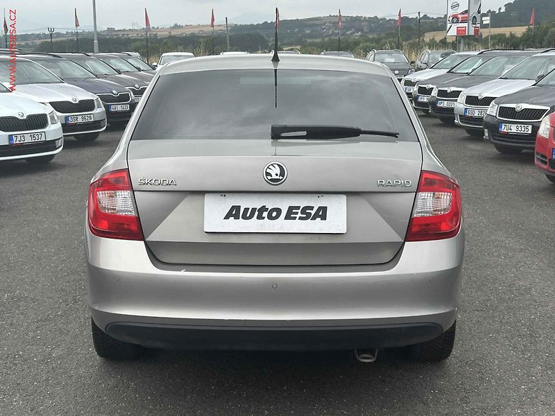 Škoda Rapid (2013) 1.2 TSI, ČR - fotka 5 z 17