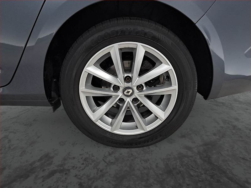 Renault Mégane (2019) 1.3 TCe, Serv.kniha, Navi - fotka 15 z 18