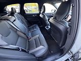 Volvo XC60 B5 AWD /1. maj / výhřev + kola - náhled 19