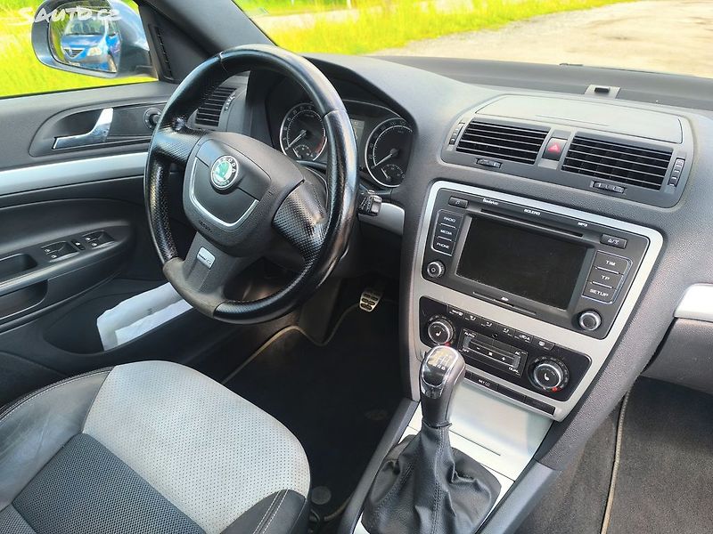 Škoda Octavia RS125KW,KRÁSNÁ,SERVISKA,185TKM - fotka 9 z 28