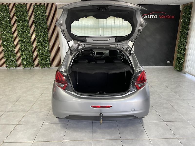 Peugeot 208 1.2 PT ČR 1.MAJ.SERVISKA       - fotka 25 z 25