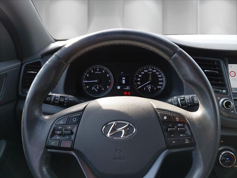 Hyundai Tucson 1,6   1.6T-GDI Trikolor GO - fotka 16 z 24