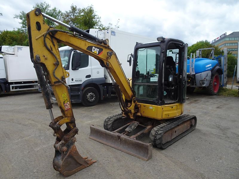 Caterpillar (2016) 303.5E CR - fotka 2 z 11