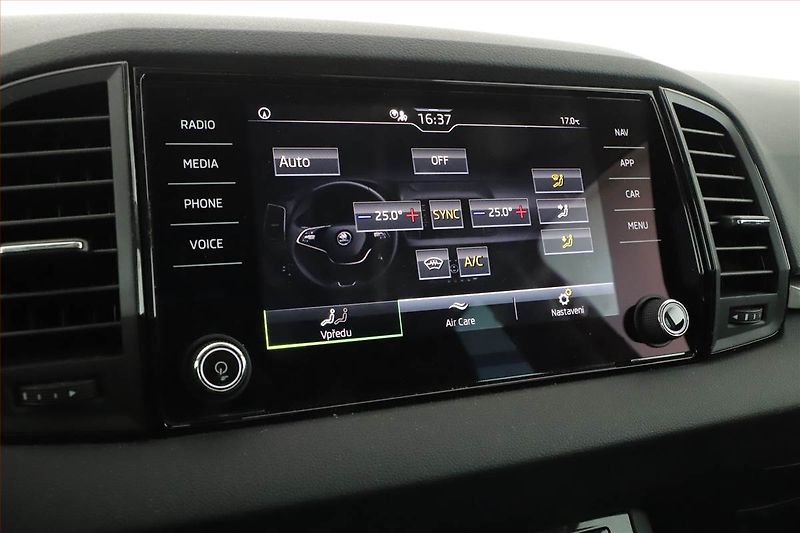 Škoda Karoq (2025) 1.5 TSI, Drive - fotka 13 z 19