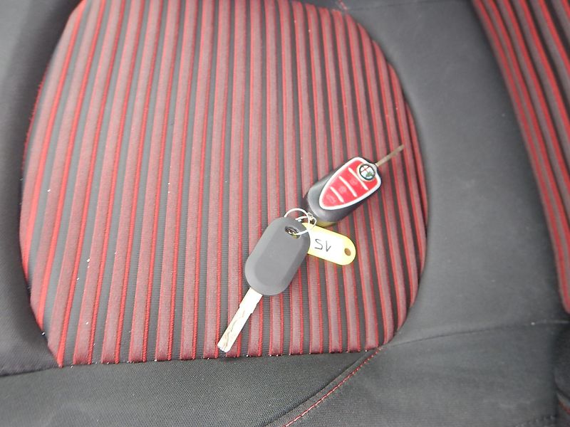 Alfa Romeo MiTo 1.4 T 135, AUTOMAT, KLIMA - fotka 26 z 26