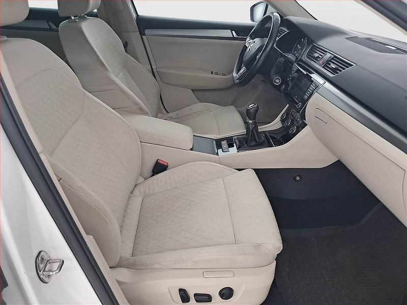 Škoda Superb (2016) Style 2.0 TDI, Serv.kniha - fotka 9 z 18