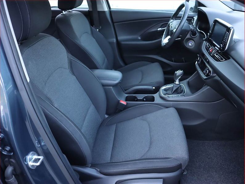 Hyundai i30 (2022) 1.5 T-GDI MHEV, Serv.kniha - fotka 9 z 20