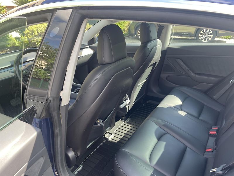 Tesla Model 3 (2019) Long Range - fotka 10 z 11