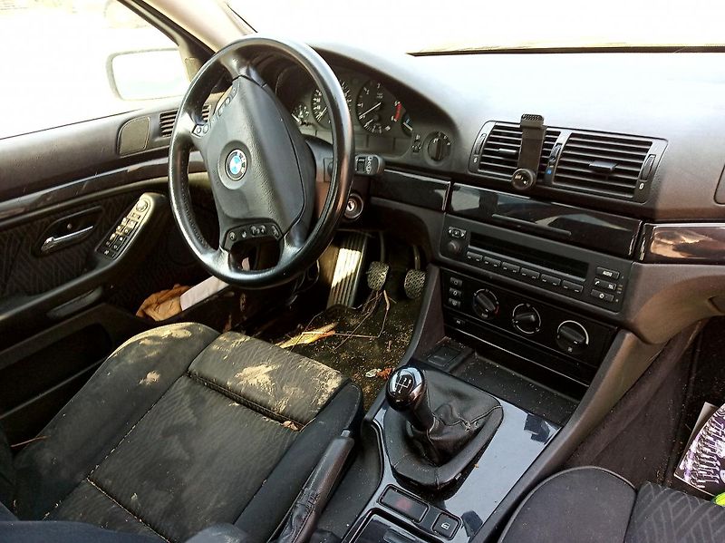 BMW Řada 5 520D E39 NÁHRADNÍ DÍLY - fotka 5 z 7