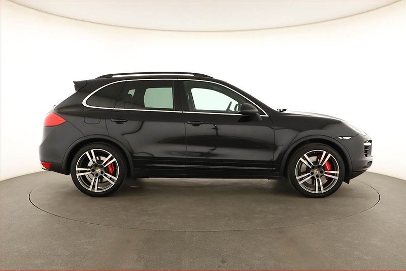 Porsche Cayenne (2013) Turbo - fotka 6 z 20